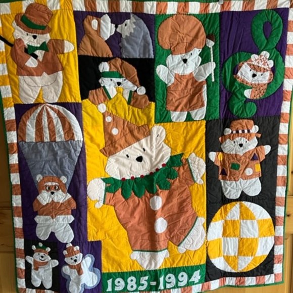 Marshall Fields Santa Bear Blanket celebrating first 10 years of the Santa Bear! - Picture 2 of 10